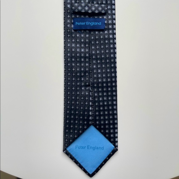 Peter England Tie - Picture 5 of 5